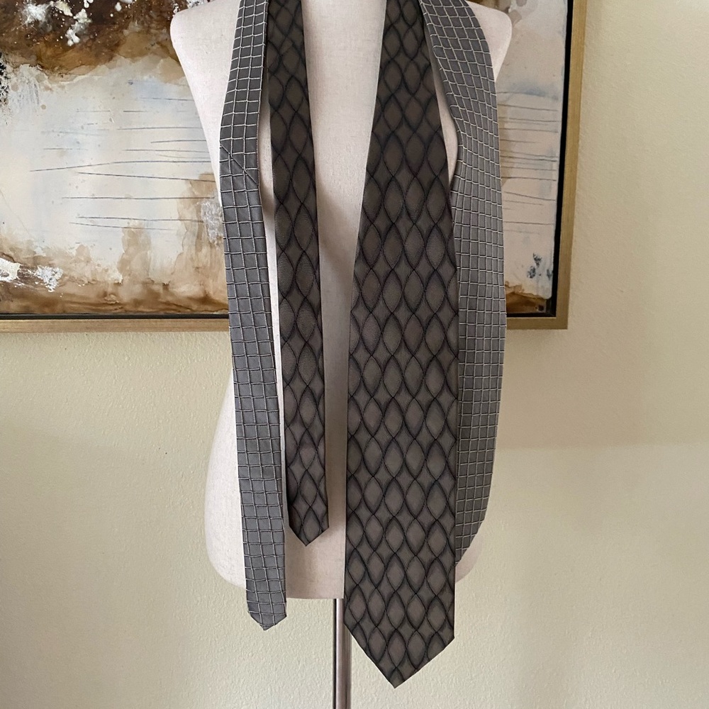 Vintage Pavone mens silk ties Italy